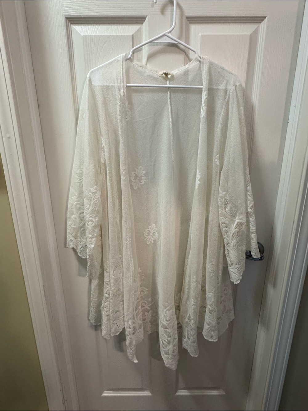 FRANCESCA'S white lace cover up 3X